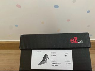 Zapatos de tacón Ezzio estampado serpiente