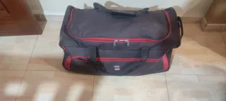 Maleta y bolsa de viaje con ruedas