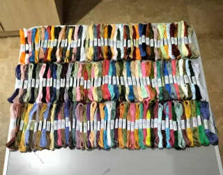 Lote 150 madejas hilo bordar marca blanca