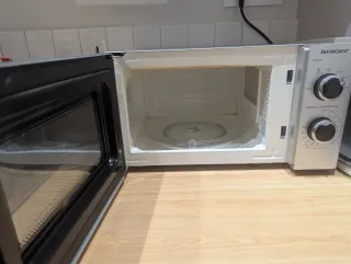 Microondas Silvercrest 700W