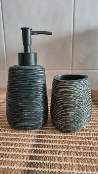 Jabonera y vaso de cerámica