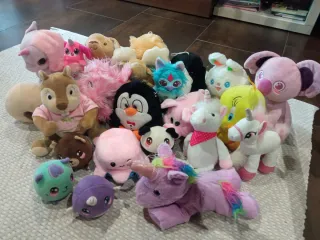 Lote de muñecas Antonio Juan, peluches y más.