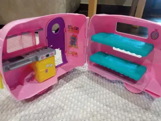 Lote de muñecas Antonio Juan, peluches y más.