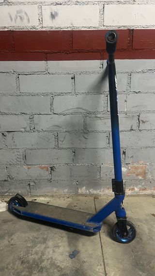 Patinete azul