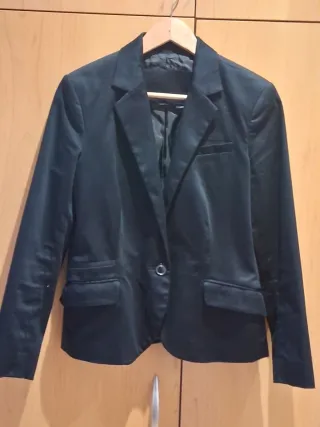 3 Toreritas y 2 chaquetas tipo americana