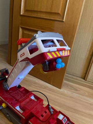 Camión de la patrulla canina y más