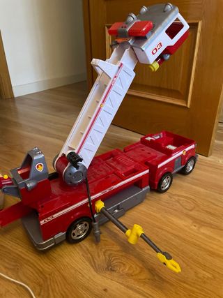 Camión de la patrulla canina y más