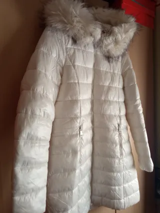 Abrigo/ Anorak polar blanco con capucha .