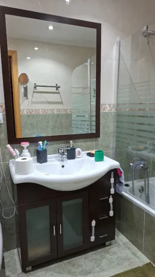 Mueble de baño madera y cristal