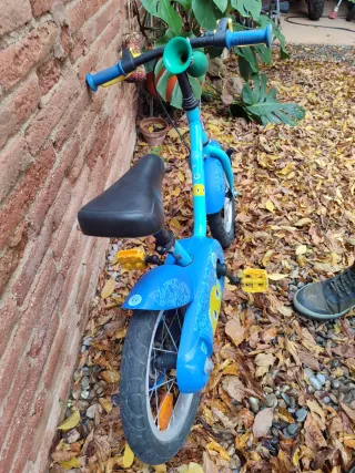 Bicicleta infantil azul