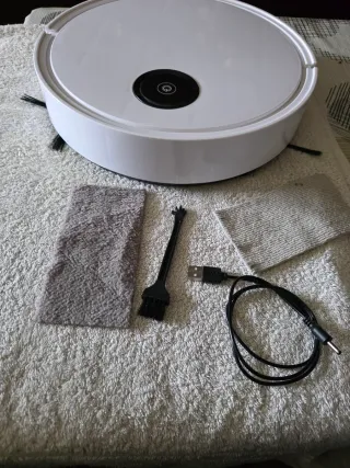 Robot aspirador y accesorios