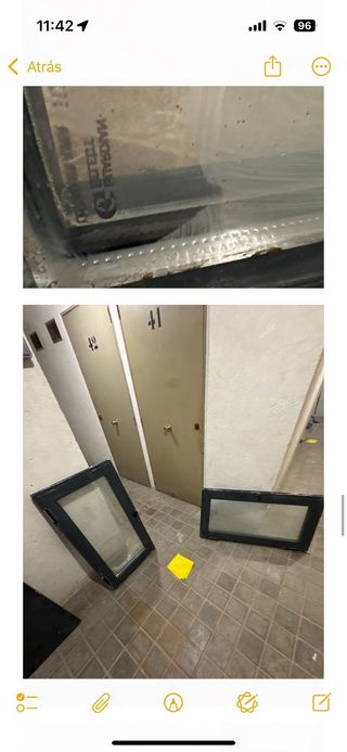 Ventana de aluminio gris