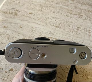 Cámara analógica Nikon F2 + objetivo Nikkor 50mm