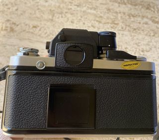 Cámara analógica Nikon F2 + objetivo Nikkor 50mm