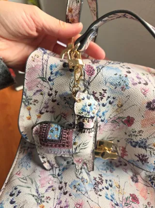 Mochila Parfois floral polipiel