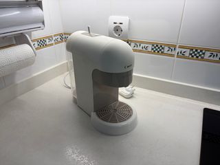 Cafetera Mixta Cápsula y Café Molido