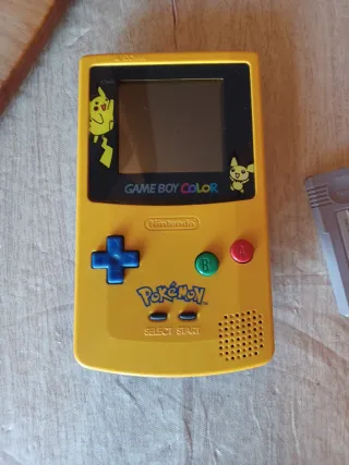 Game Boy Color Pikachu Edición Limitada