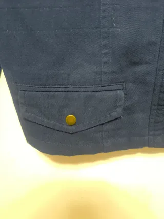 Chaqueta militar azul, M