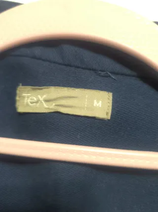 Chaqueta militar azul, M