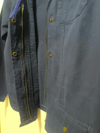 Chaqueta militar azul, M