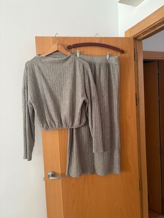 Conjunto Zara falda y jersey gris