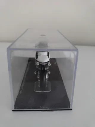 Suzuki RGB500 Marco Lucchinelli 1981