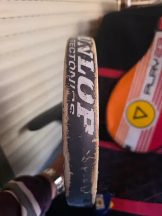 Pala de pádel Dunlop con funda