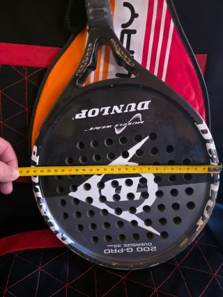 Pala de pádel Dunlop con funda