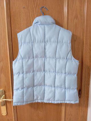 Cazadora acolchada rosa con capucha