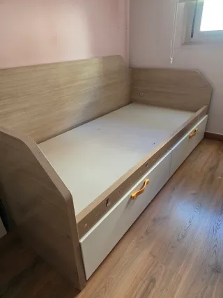 Cama con cajones