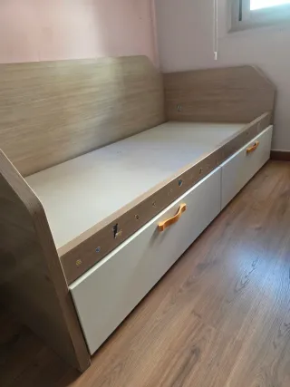 Cama con cajones