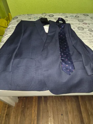 Traje de boda azul nuevo