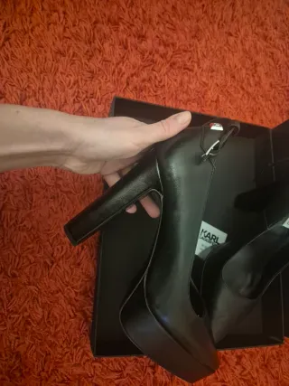 Zapatos Karl Lagerfeld Negros Tacón Stiletto piel