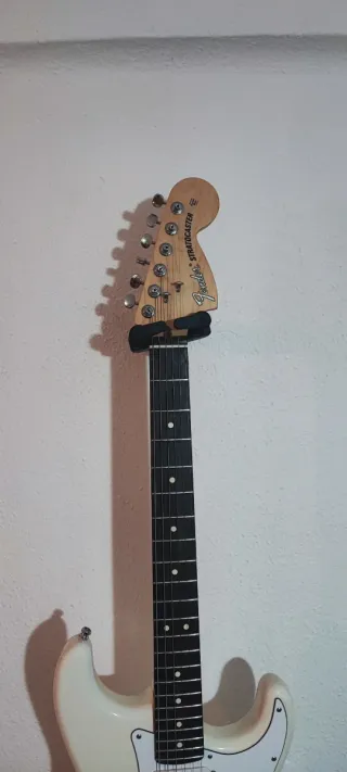 Fender Stratocaster Performer Arctic White