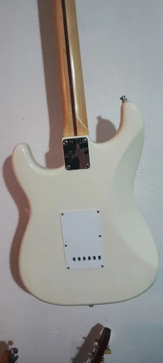 Fender Stratocaster Performer Arctic White