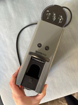 Cafetera Nespresso Essenza Mini