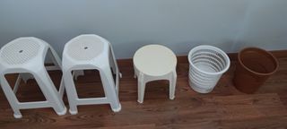 Taburetes y Papeleras Plástico