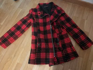 Chaqueta cuadros rojos y negros