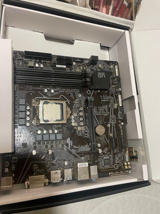 Placa Base Gigabyte DDR4 Socket 1200