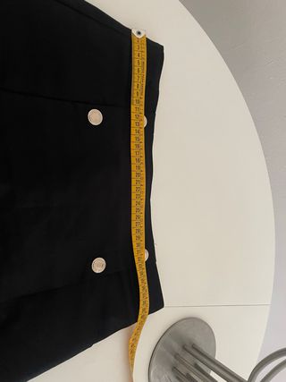 Falda Morgan Negra Botones Dorados