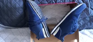 Zapatillas Skechers Azul Navy  y Plateado