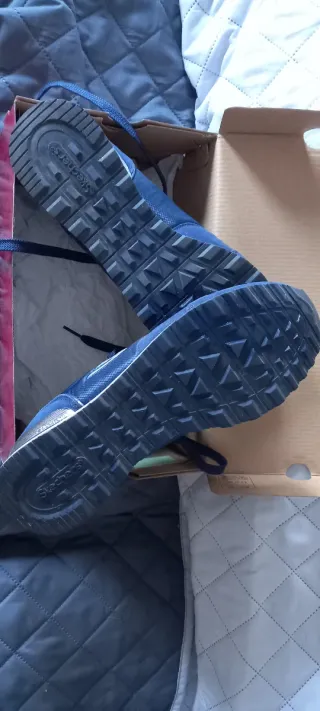 Zapatillas Skechers Azul Navy  y Plateado