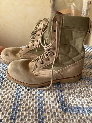 Botas militares T.44 color árido