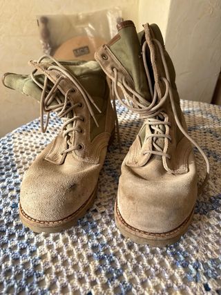 Botas militares T.44 color árido