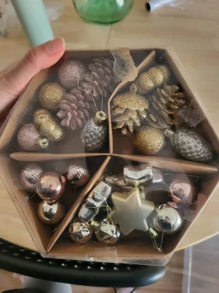 Arbolito de Navidad con maceta de plástico