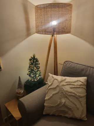 Arbolito de Navidad con maceta de plástico