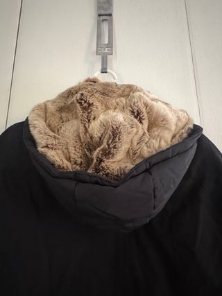 Parka Woolrich Negra con Forro de Pelo
