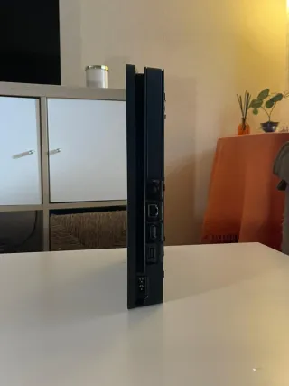 PS4 Slim 1TB - COMO NUEVA