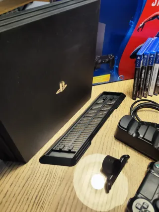 PlayStation 4 Pro 1TB Negra