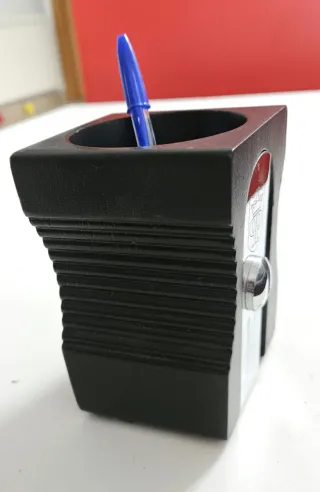 Portalápices sacapuntas negro